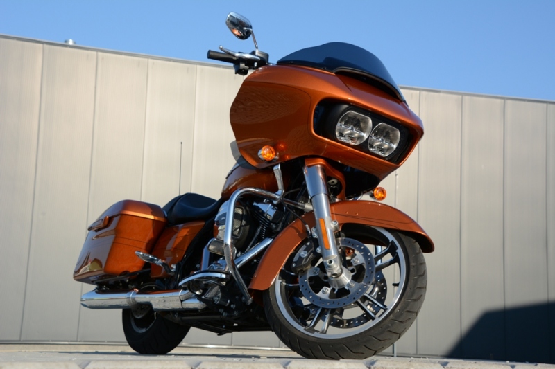 Test HarleyDavidson Road Glide Special a Street Glide Special ×