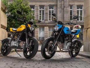 CCM Street Moto a Street Moto R: roadstery z Anglie