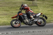 1 Ducati Hypermotard 698 MONO test (2)