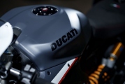 1 Ducati Panigale V2 Superquadro Final Edition (12)