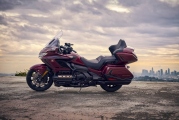 1 Honda GL1800 Gold Wing Tour 2025 50th Anniversary (8)