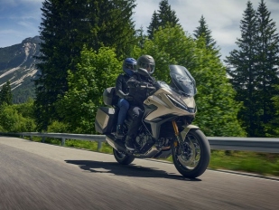 Honda NT1100 2025: s elektronickým podvozkem