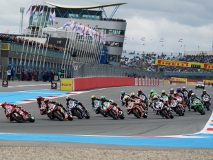 Hlavní obrázek k článku: Bulega vítězem SprintRace