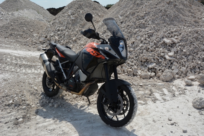 Test KTM 1050 Adventure 2015: rakouská šlechtična - 12 - 2 KTM 1050 Adventure 2015 test25