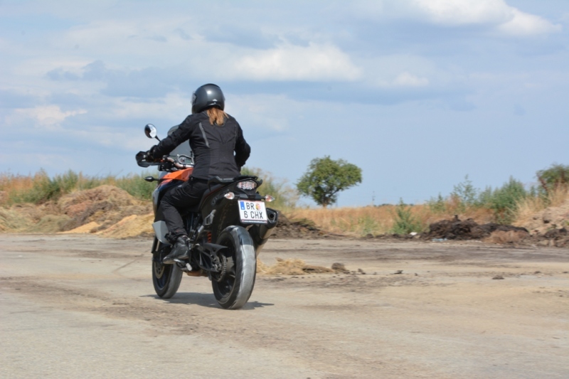 Test KTM 1050 Adventure 2015: rakouská šlechtična - 7 - 3 KTM 1050 Adventure 2015 test30