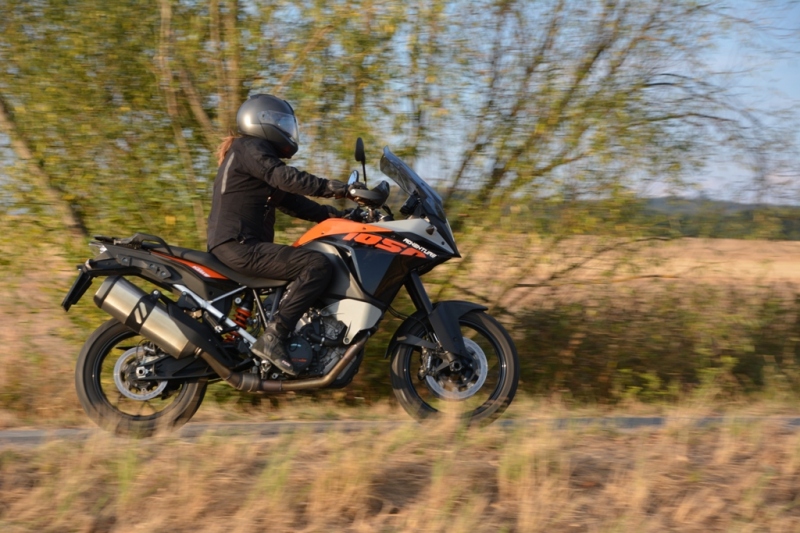 Test KTM 1050 Adventure 2015: rakouská šlechtična - 4 - 3 KTM 1050 Adventure 2015 test34