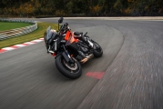 1 KTM 1390 Super Duke GT (4)