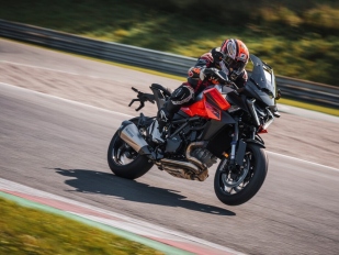 KTM 1390 Super Duke GT: nejsilnější cestovní motocykl