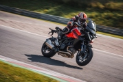 1 KTM 1390 Super Duke GT (5)