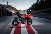 1 KTM 1390 Super Duke GT (7)