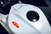 1 KTM 990 RC R Track 2026 (11)