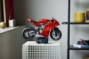 1 Lego Ducati Panigale V4S (7)