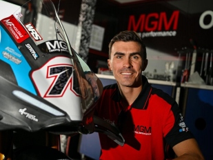 Hlavní obrázek k článku: Budoucnost MGM Optical Express Racing a Mackenzieho ve WorldSBK nejistá