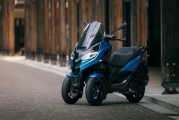 1 Piaggio MP3 310 S (1)