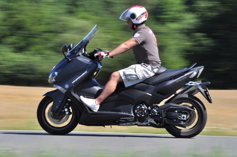 Yamaha TMAX 150 С пассажиром