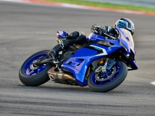 Yamaha R9: supersport s tříválcovým motorem