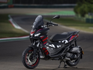 Aprilia SR GT Replica 2025: v designu MotoGP motocyklů