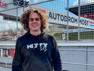 Hlavní obrázek k článku: Autodrom Most uctí památku Kamila Holána