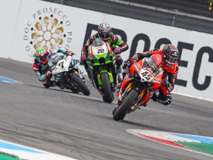 Hlavní obrázek k článku: Kdo zastaví Bulegu? WorldSBK míří do Mostu s jasnou otázkou i silnou českou stopou