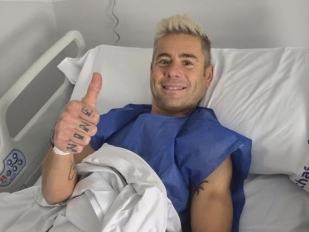 Hlavní obrázek k článku: Bautista v Madridu úspěšně operován