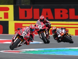Hlavní obrázek k článku: Superbike Balaton Park: Ohrožuje Bulega WorldSBK?