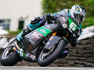 Twiny vyhrál Michael Dunlop, 18. Dokoupil
