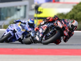 Hlavní obrázek k článku: V Algarve vítězství Bezzecchiho na Aprilii, Bagnaia crash