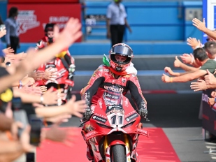 Hlavní obrázek k článku: Bulega vítězem Superpole Race